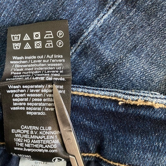 Liverpool Kristy High Rise Short With Cut Hem NWT Size 4/27 - Picture 6 of 8